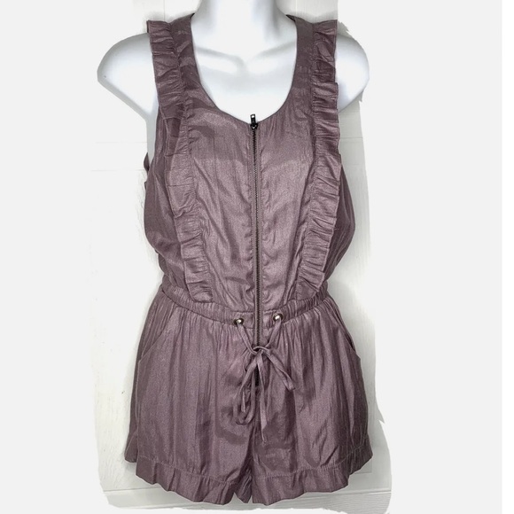 Urban Outfitters Med Sparkle Fade Purple Shimmer Sleeveless Ruffle Zip Up Romper - Picture 2 of 6